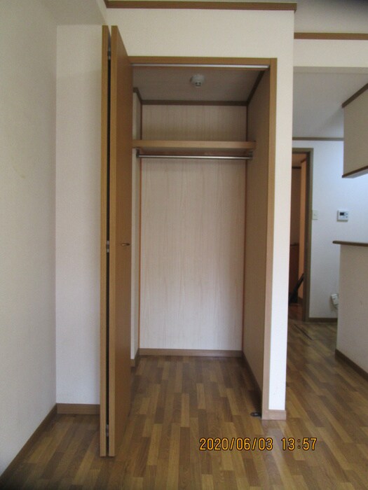 物件内観写真15　(収納)