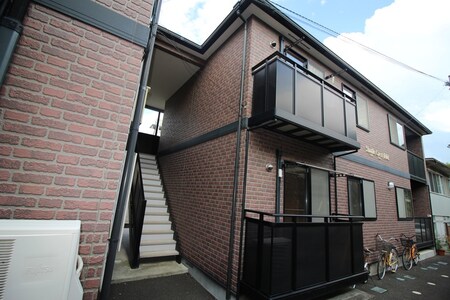 シャトルクレスト向山Ａ外観写真