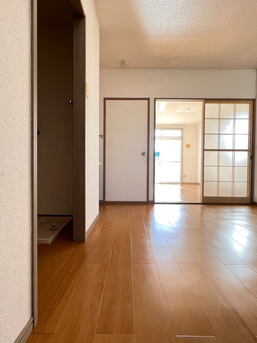 物件内観写真10　(廊下)