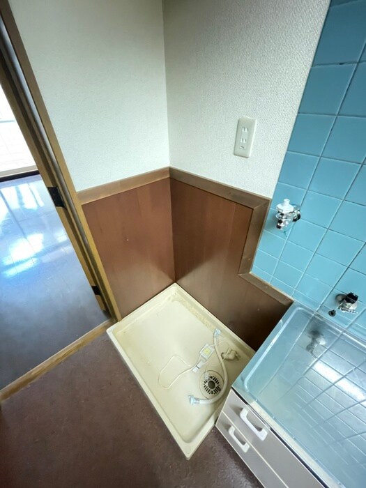 物件内観写真13　(洗濯機置場)