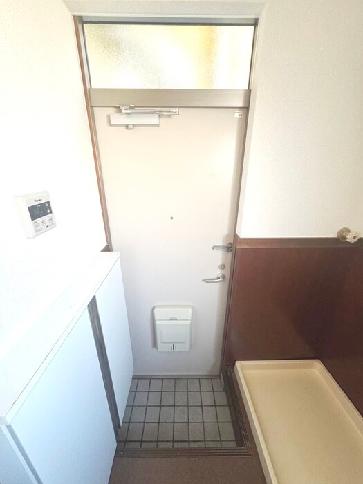 物件内観写真17　(玄関)