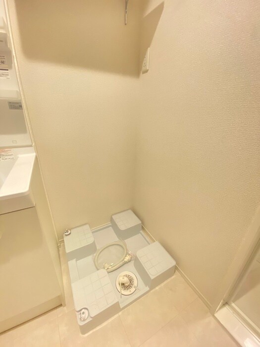 物件内観写真13　(洗濯機置場)