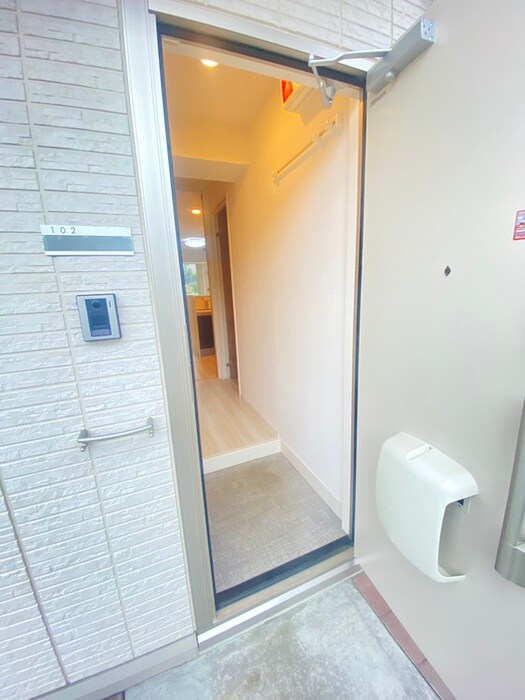 物件内観写真17　(玄関)