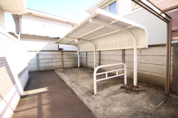 物件外観写真5　(駐輪場)