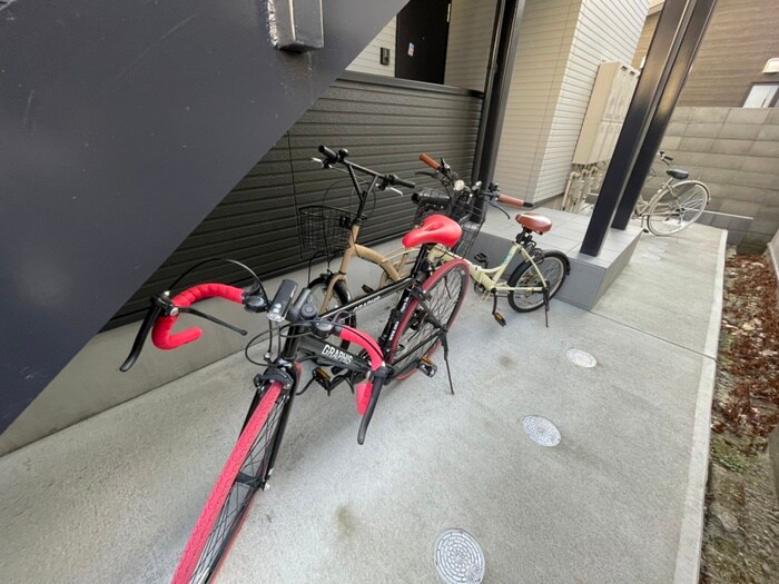 物件外観写真5　(駐輪場)