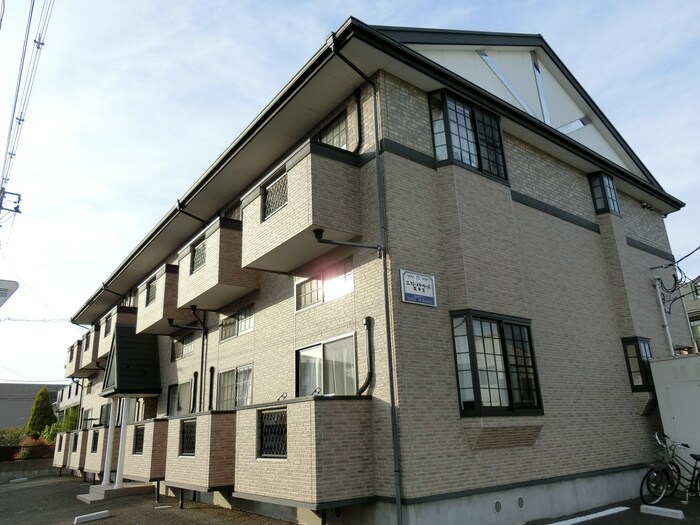 物件外観写真2　(駐輪場)