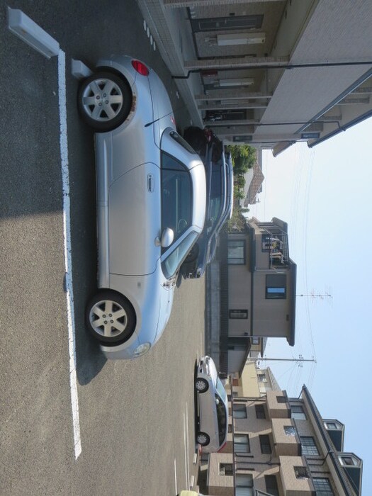 物件外観写真6　(駐車場)
