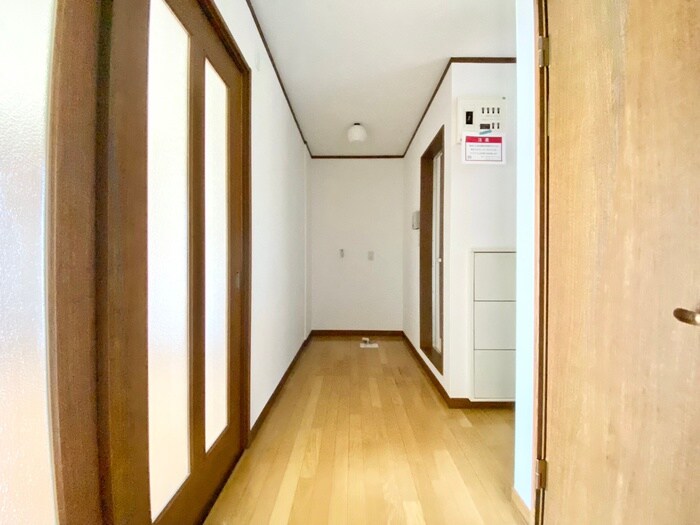 物件内観写真16　(廊下)