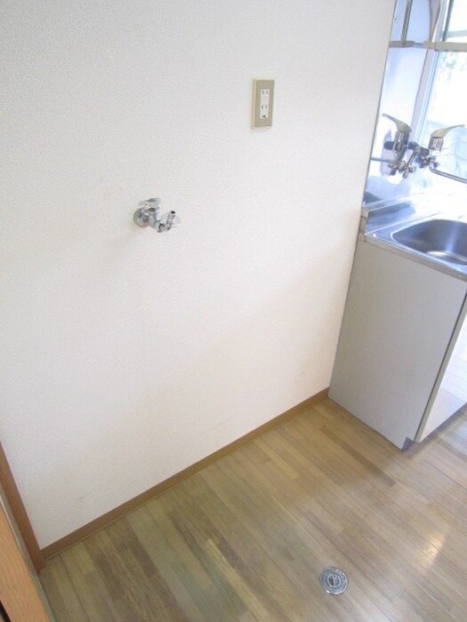 物件内観写真15　(洗濯機置場)