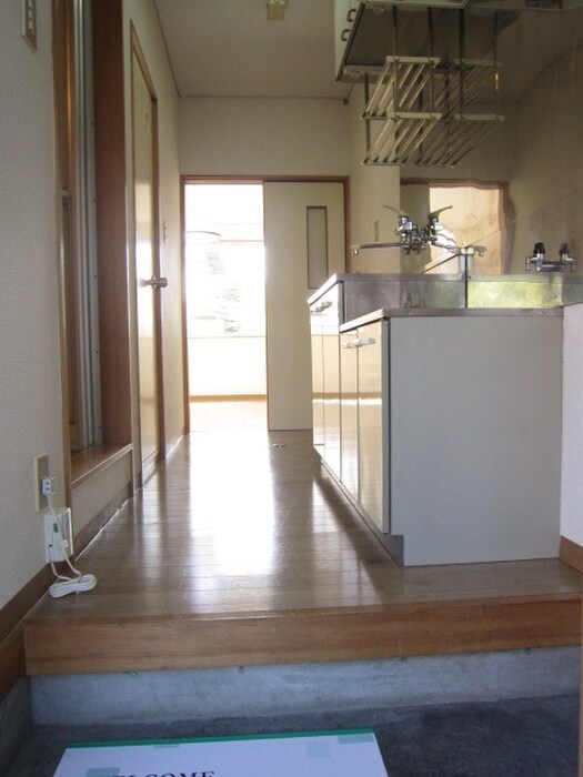 物件内観写真16　(玄関)