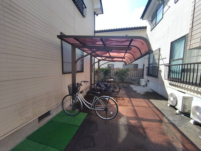 物件外観写真6　(駐輪場)