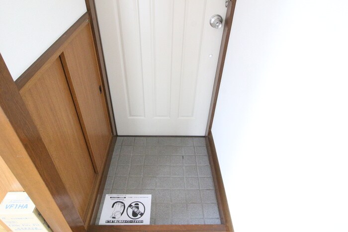 物件内観写真14　(玄関)