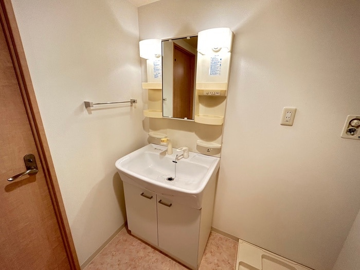 物件内観写真12　(洗面)