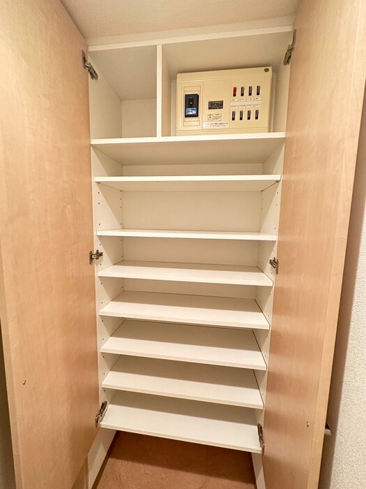 物件内観写真14　(靴箱)