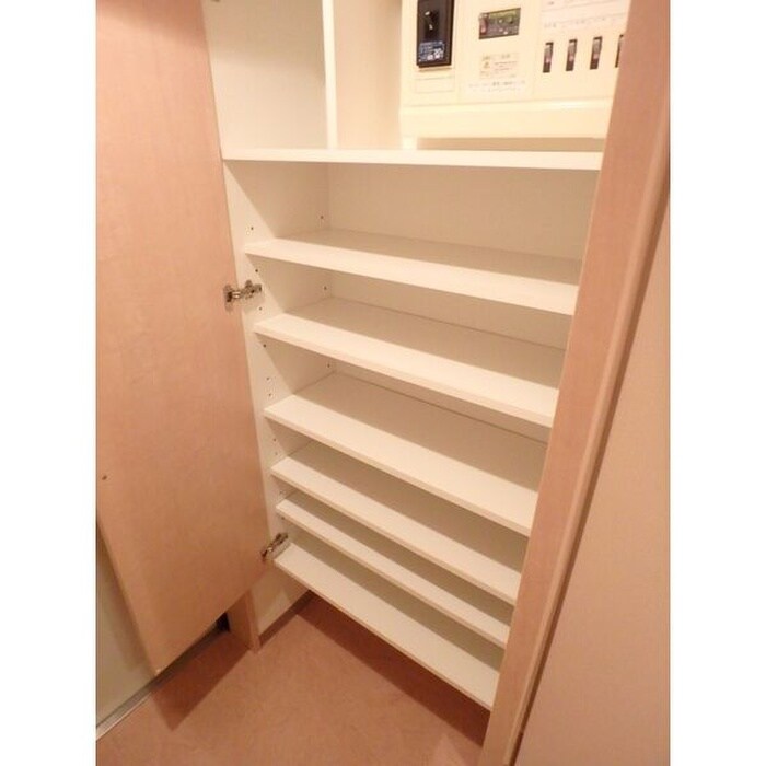 物件内観写真15　(靴箱)