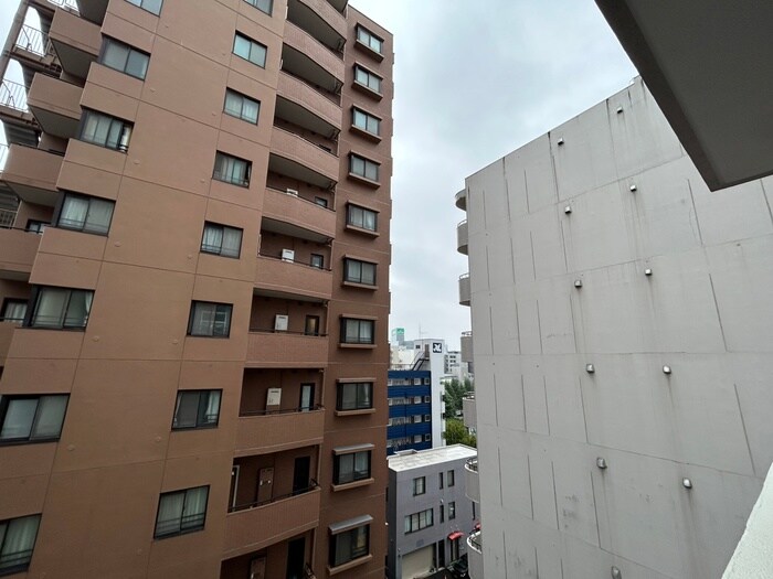 物件内観写真16　(室内からの展望)