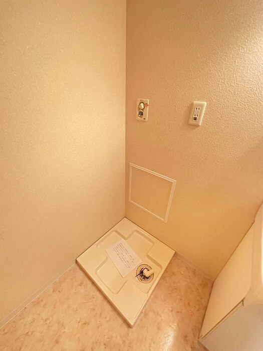 物件内観写真20　(洗濯機置場)