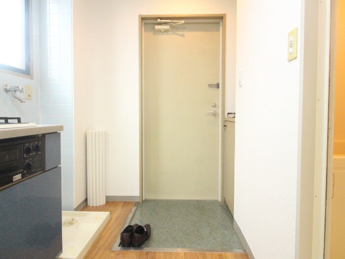 物件内観写真16　(玄関)