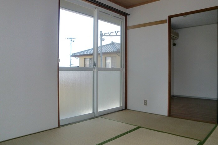 物件内観写真2　(居室)