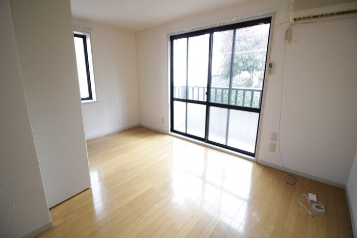 物件内観写真4　(居室)