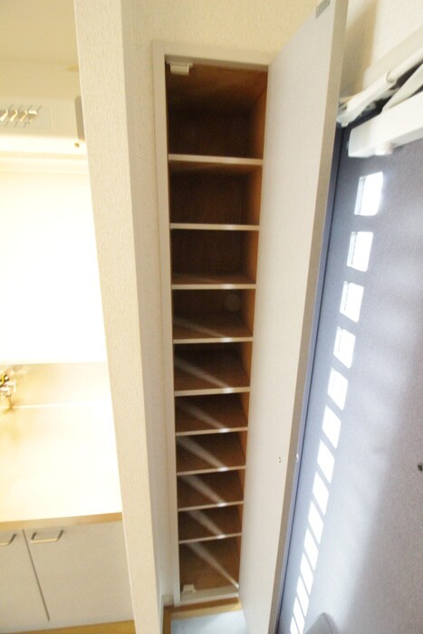 物件内観写真4　(靴箱)