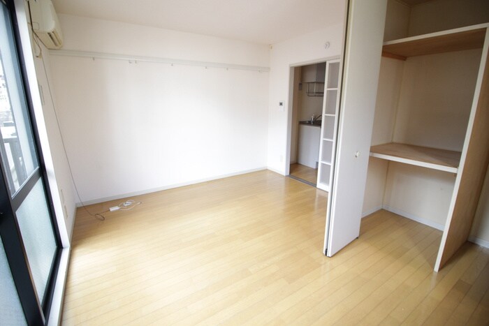 物件内観写真6　(居室)