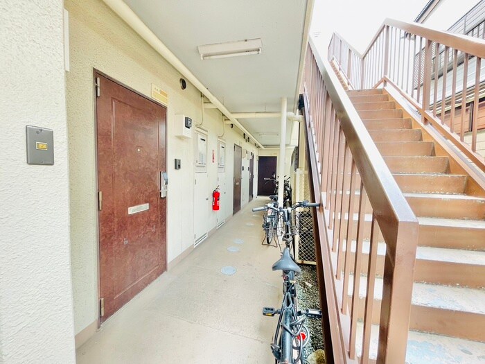 物件外観写真5　(駐輪場)