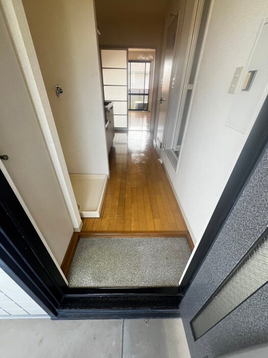 物件内観写真15　(玄関)