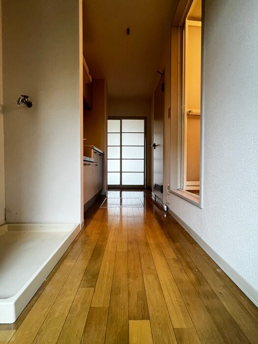 物件内観写真16　(廊下)