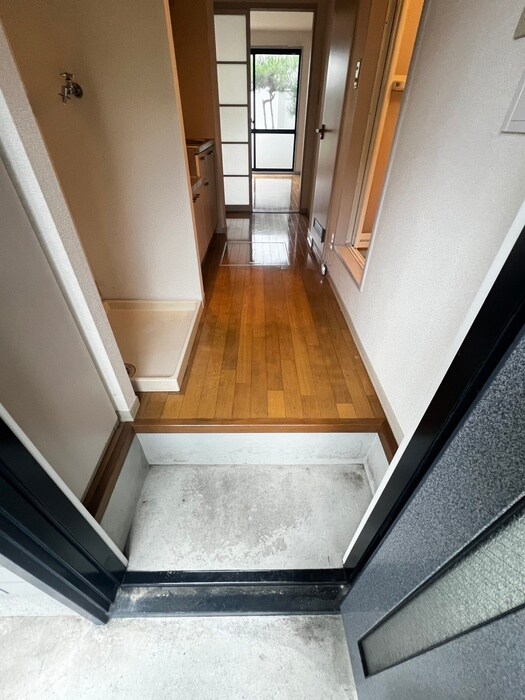 物件内観写真17　(玄関)