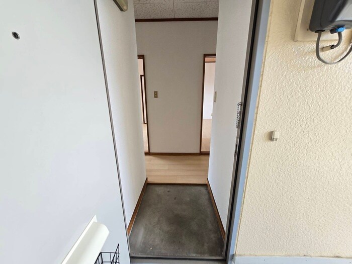 物件内観写真15　(玄関)