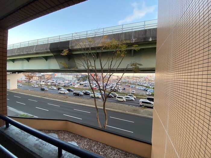 物件内観写真22　(室内からの展望)