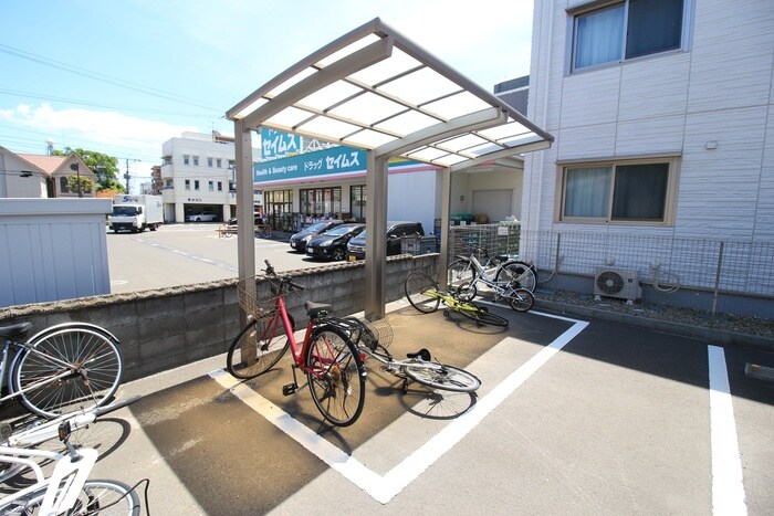 物件外観写真5　(駐輪場)