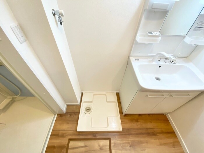 物件内観写真13　(洗濯機置場)