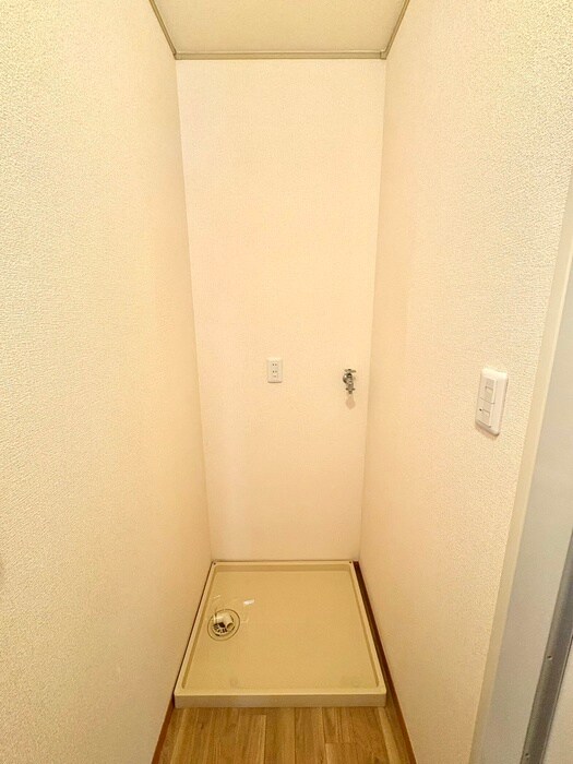 物件内観写真16　(洗濯機置場)