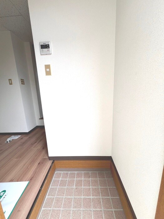 物件内観写真19　(玄関)