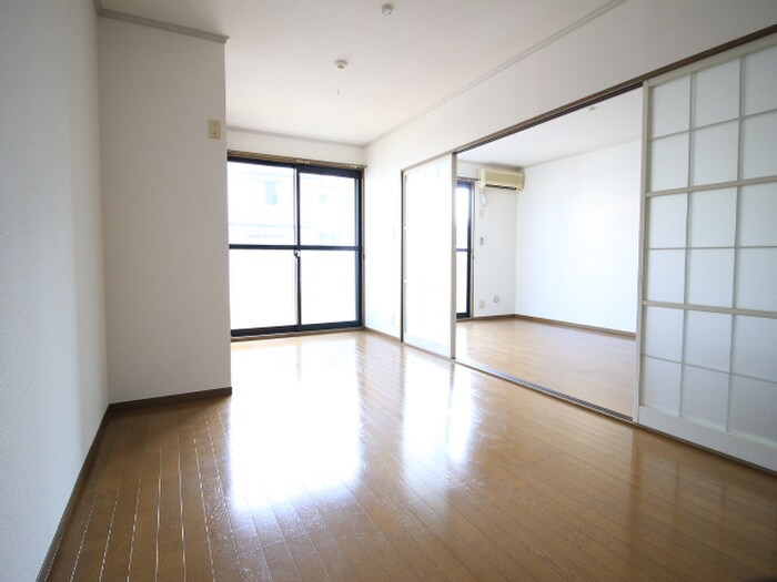 物件内観写真9　(居室)