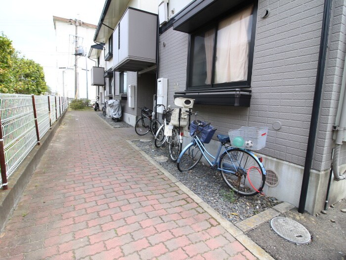 物件外観写真5　(駐輪場)