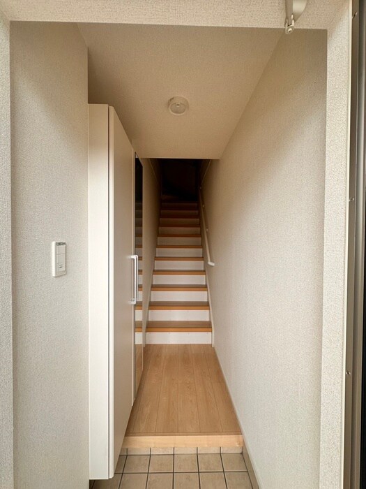 物件内観写真17　(廊下)