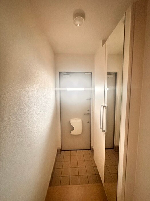 物件内観写真18　(玄関)