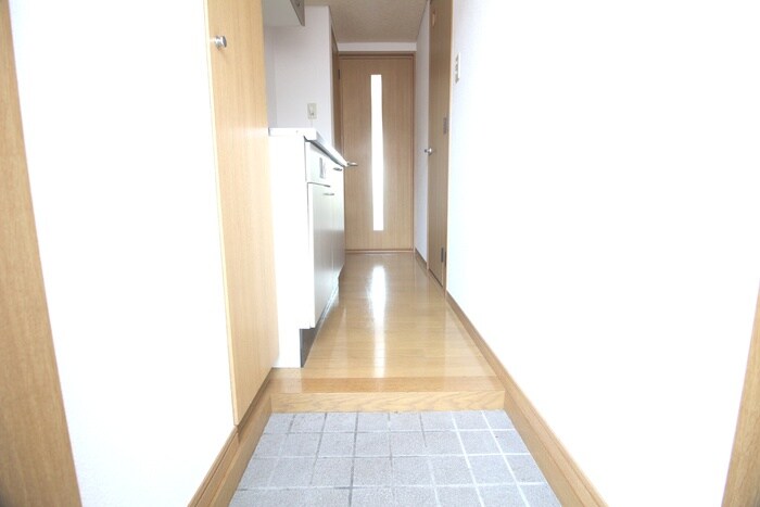 物件内観写真13　(玄関)