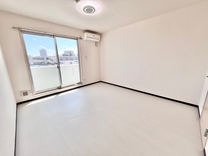 物件内観写真8　(居室)