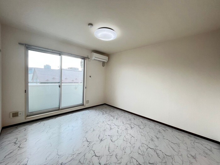 物件内観写真8　(居室)