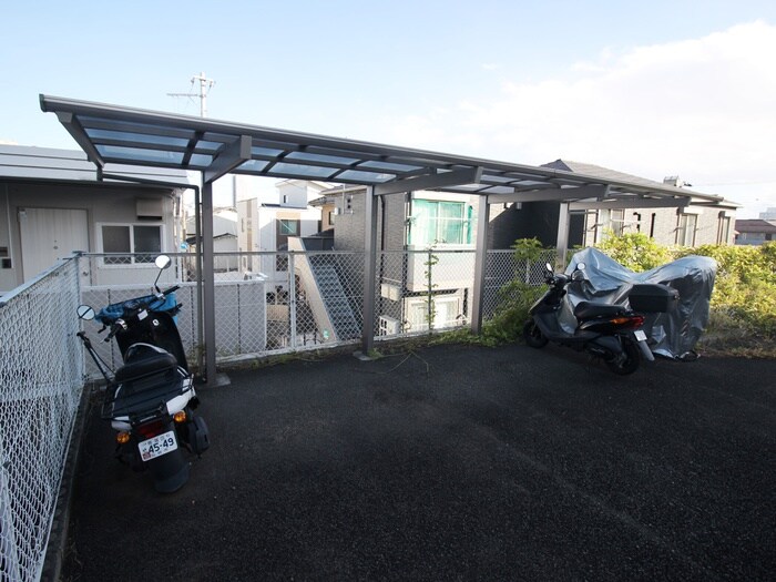 物件外観写真5　(駐輪場)