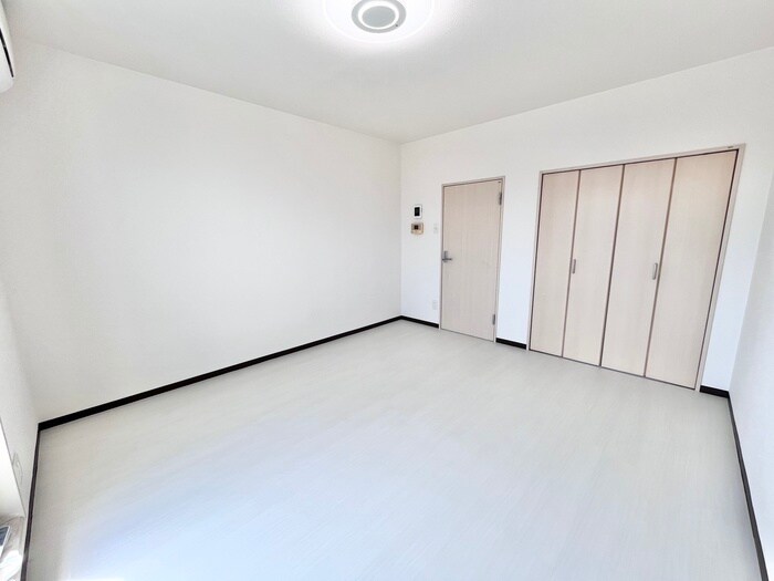 物件内観写真10　(居室)