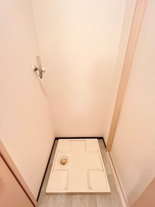 物件内観写真16　(洗濯機置場)