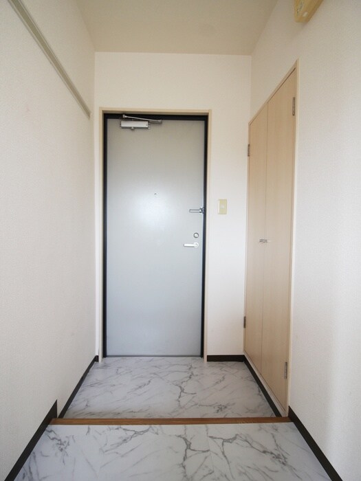 物件内観写真19　(玄関)