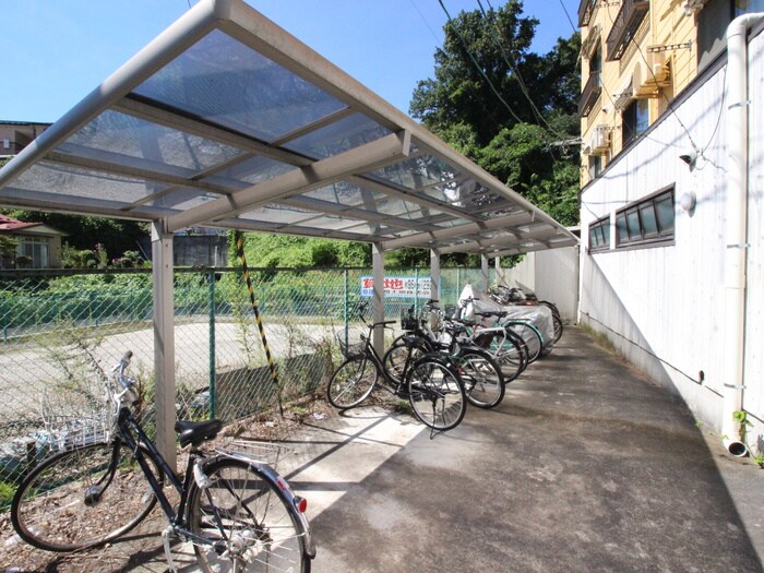 物件外観写真6　(駐輪場)