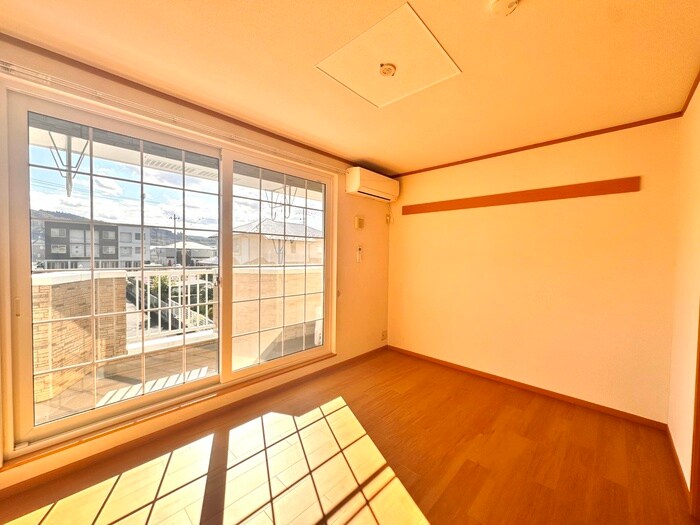 物件内観写真9　(居室)