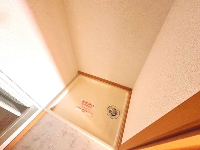 物件内観写真14　(洗濯機置場)